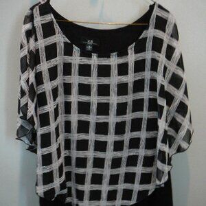 NWT-AGB Woman Black Tank Top w/White & Black Large Check Poncho Overlay-Size 1X
